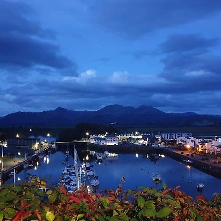 Porthmadog Harbour Town - High Street Apartment. Екстериор снимка
